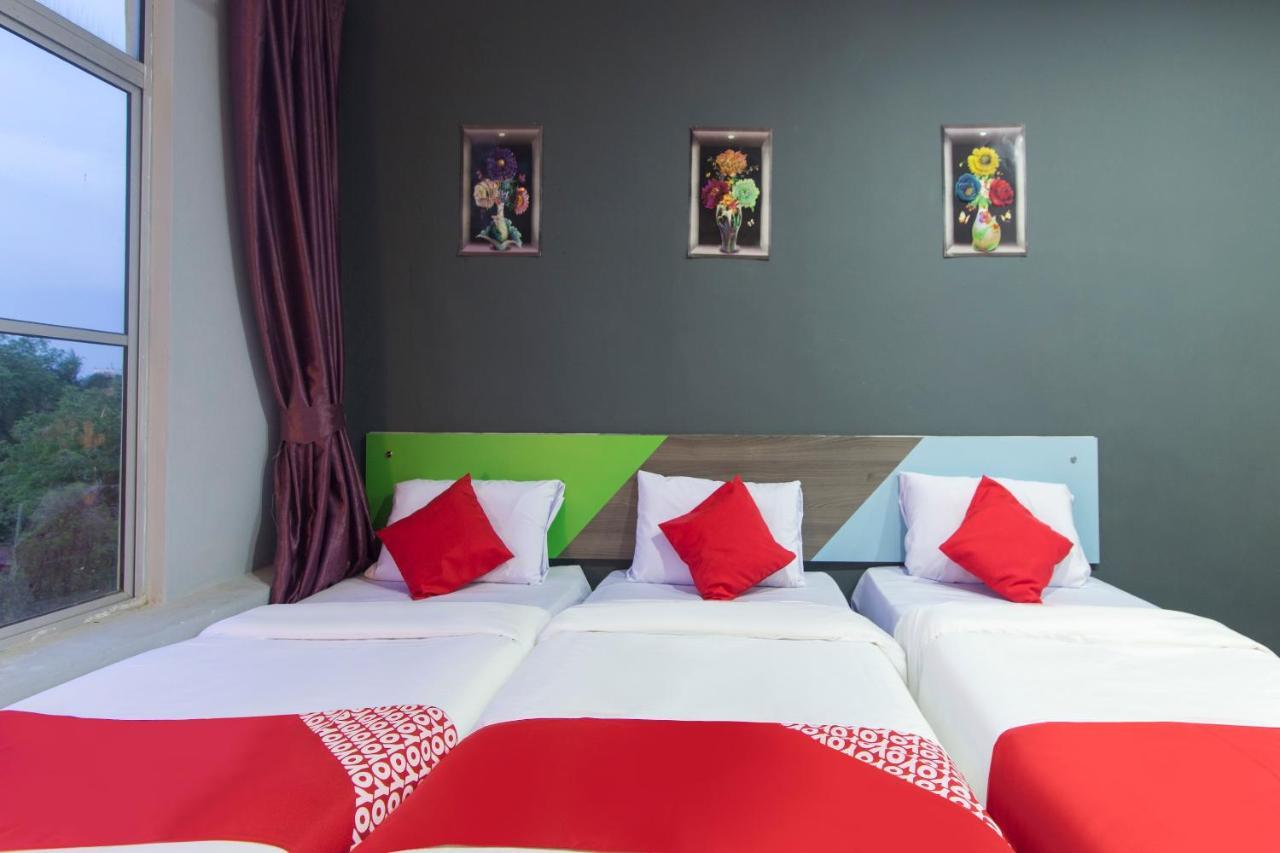 Oyo 937 Lucky Hotel Sungai Petani Exterior photo